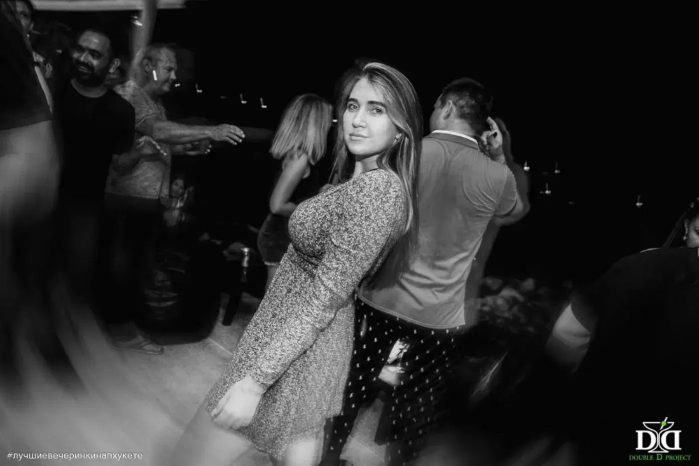 Red Velvet Party — a red dress code party in Phuket — photo 5