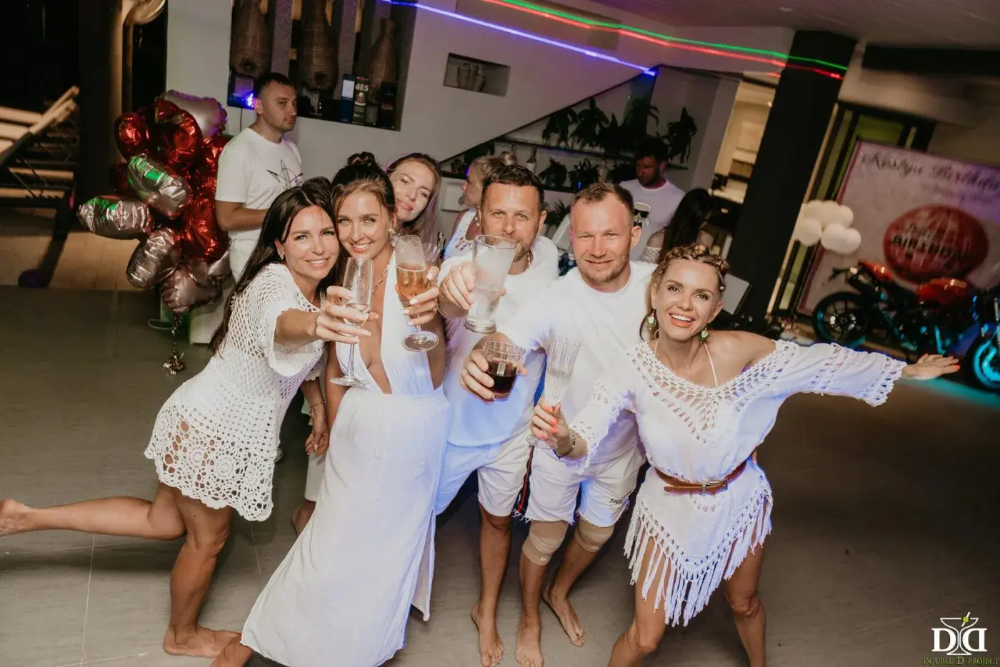 Birthday Party Fedanov——白色着装要求的生日派对 — 照片 25
