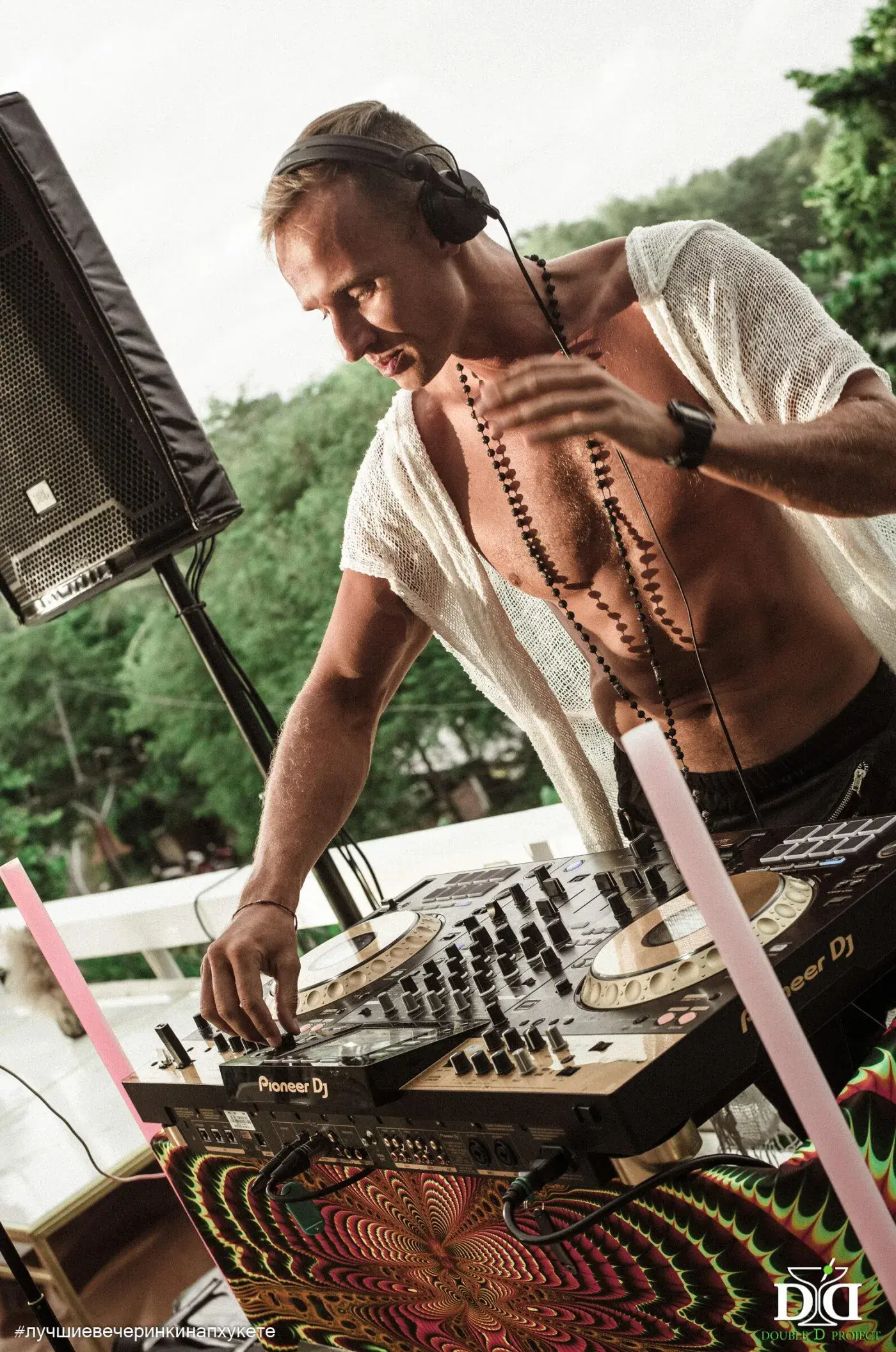 Sunset Therapy at Rustic & Blue — a sunset party with a sea view — photo 19