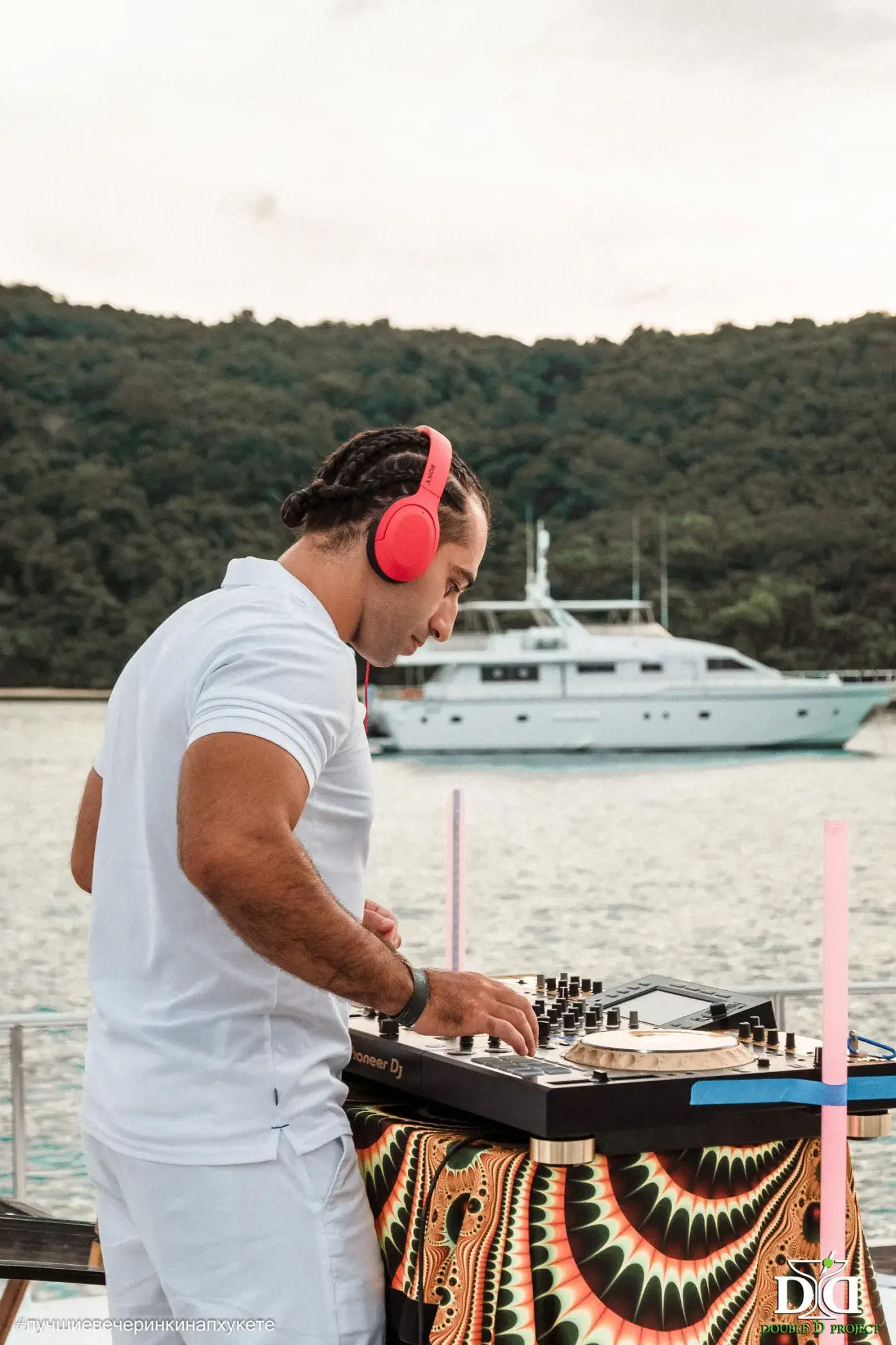Yacht Party Bohemian — a DJ set on the water — photo 22