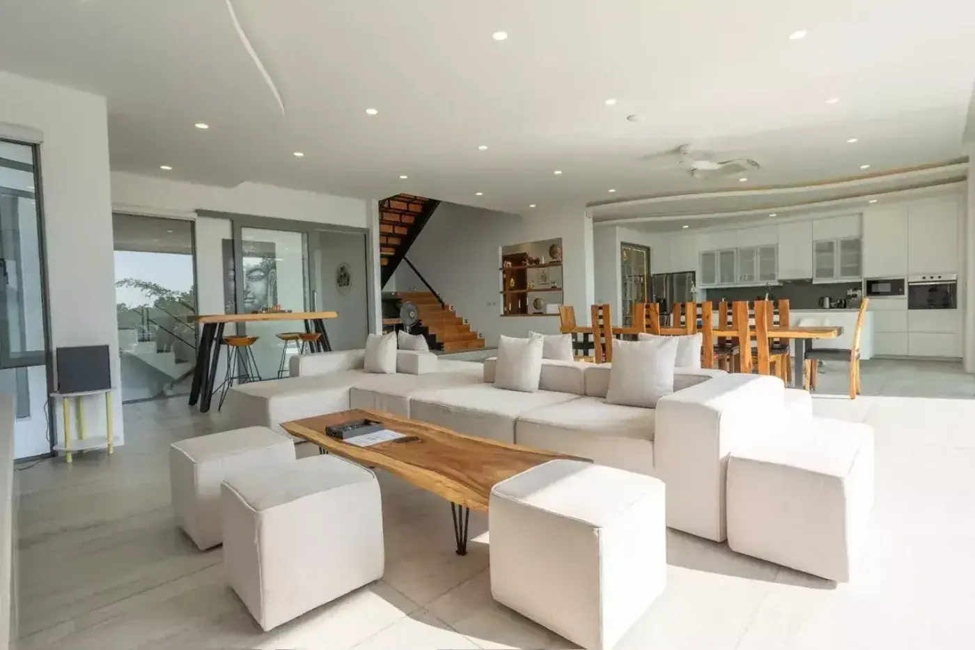 Villa V3 Breeze, Surin