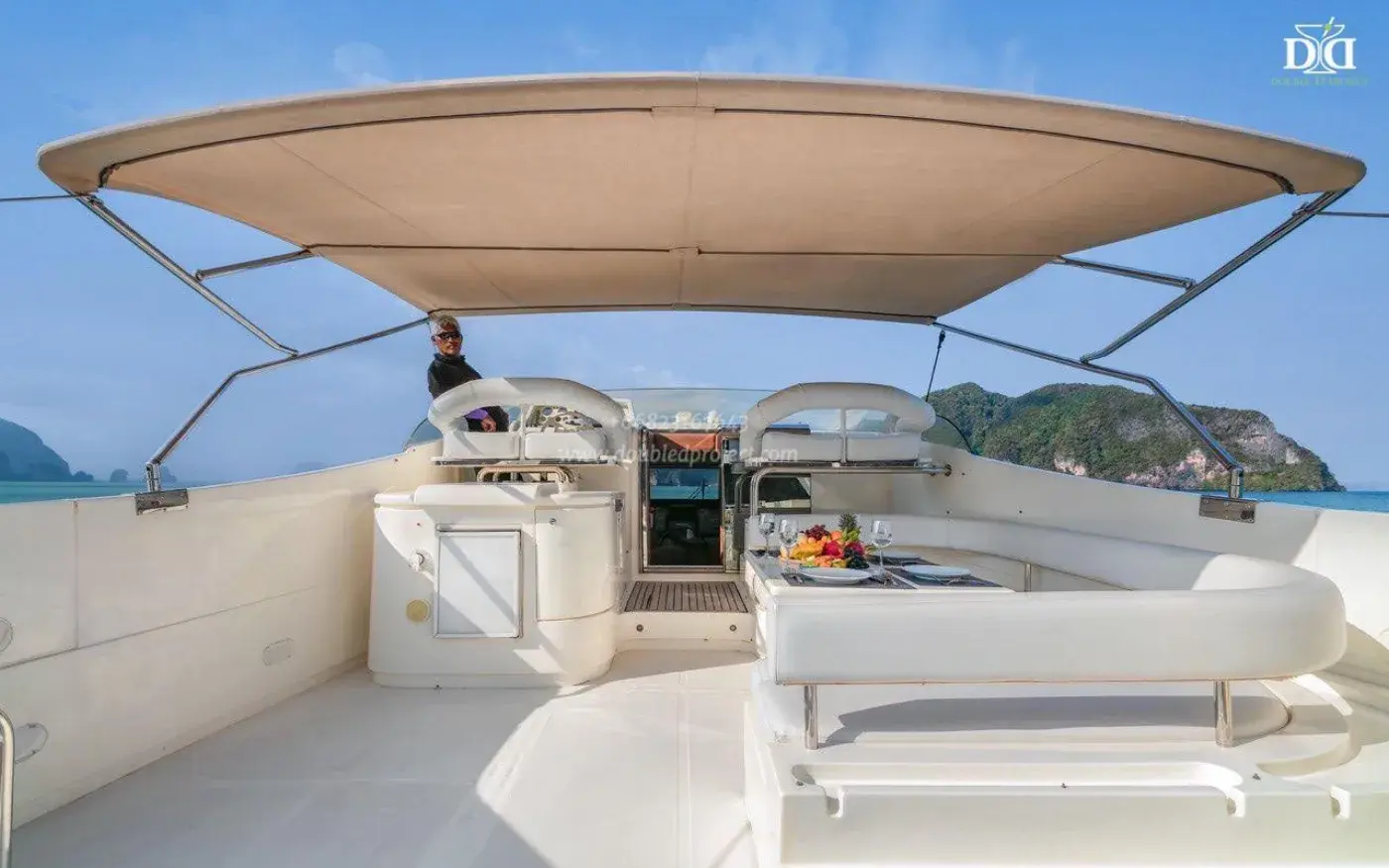 Yacht Y9, Ao Po Pier