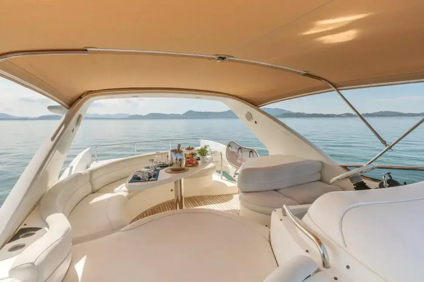 Yacht Y8 A, Ao Po Pier
