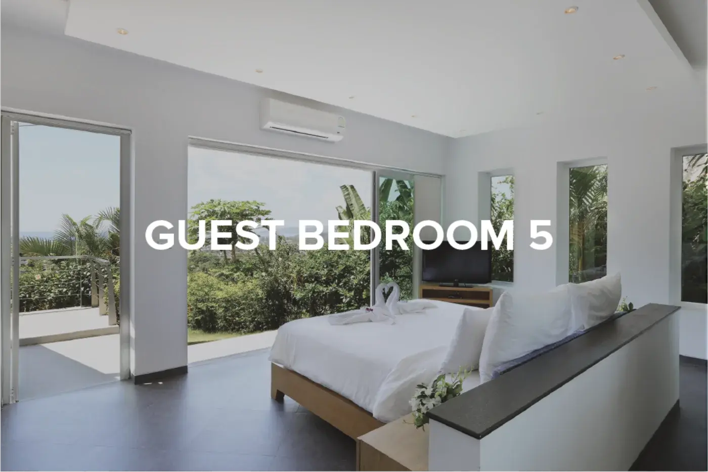 Villa V7, Surin