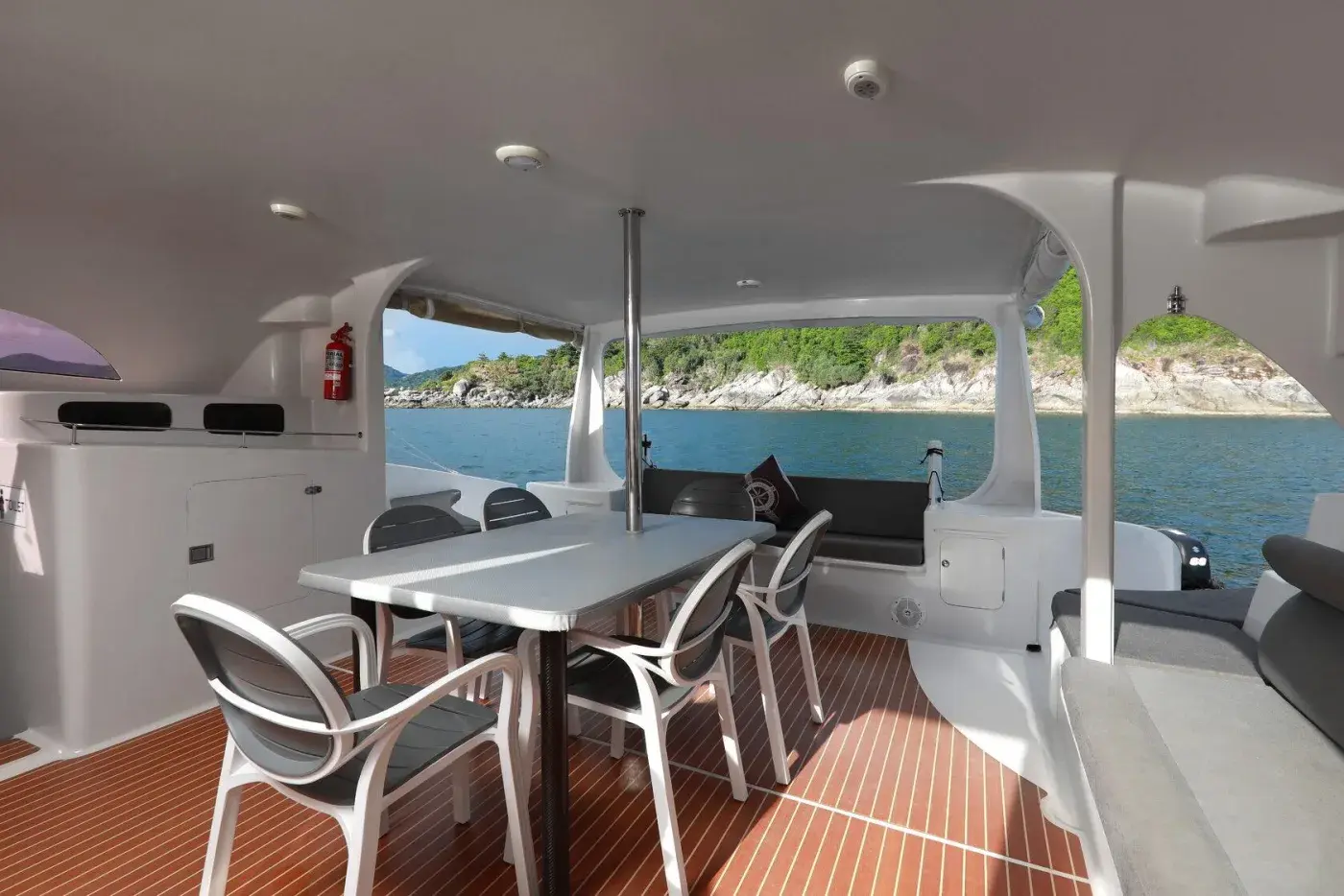 Yacht Y0, Chalong Pier