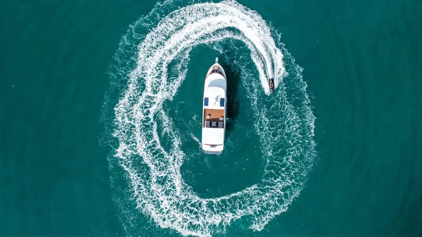 Yacht Y7, Ao Po Pier