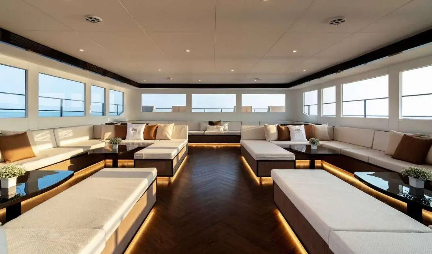 Yacht Y12 P, Ao Po Pier