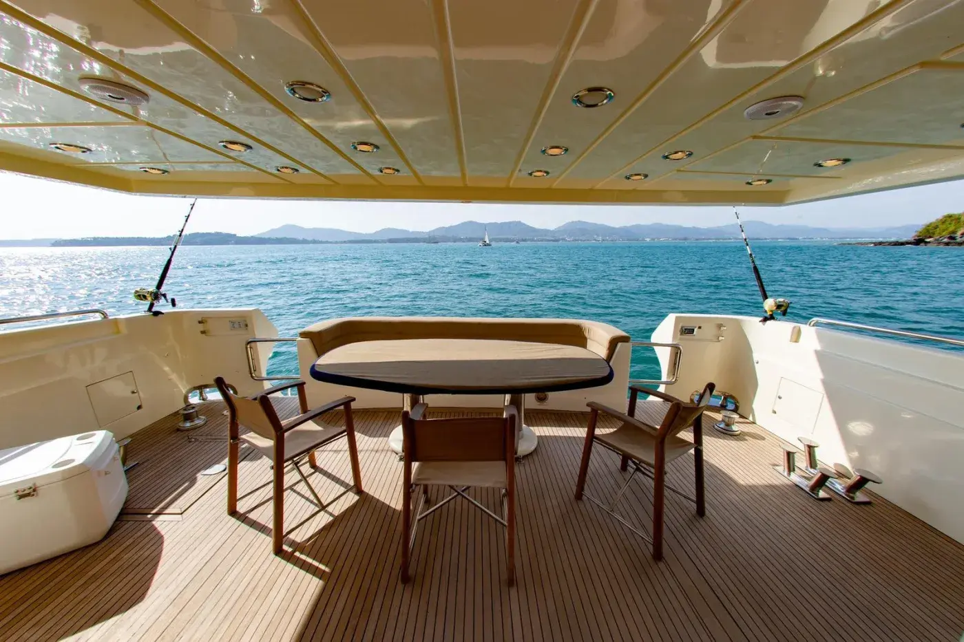 Yacht Y8, Chalong Pier
