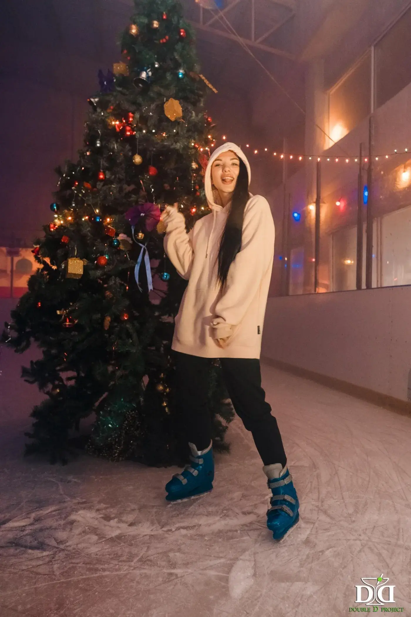 Neon Ice Party——普吉岛冰上竞技场的霓虹派对 — 照片 13