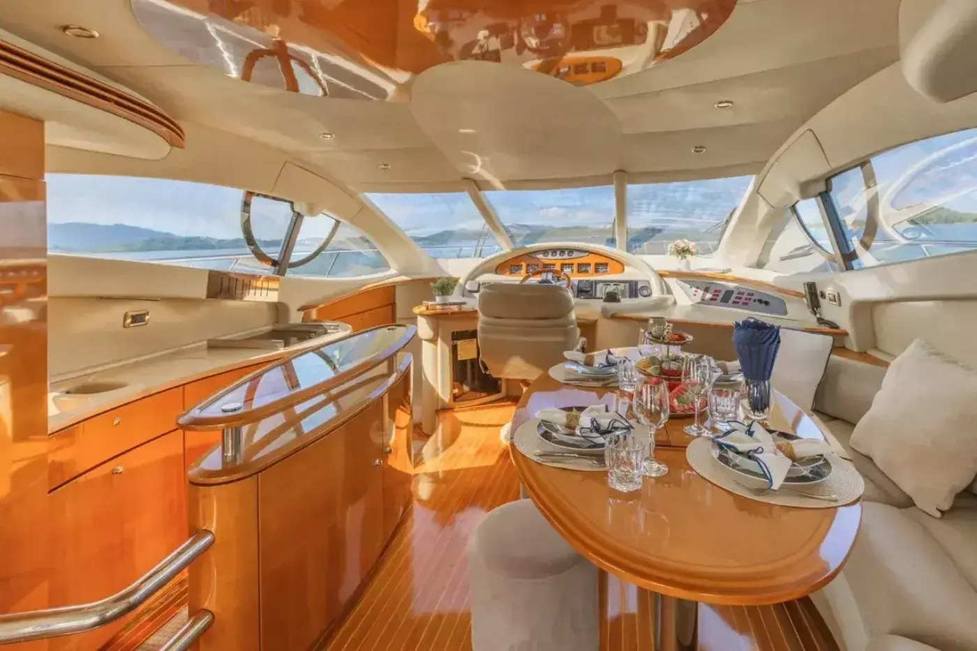 Yacht Y8 A, Ao Po Pier