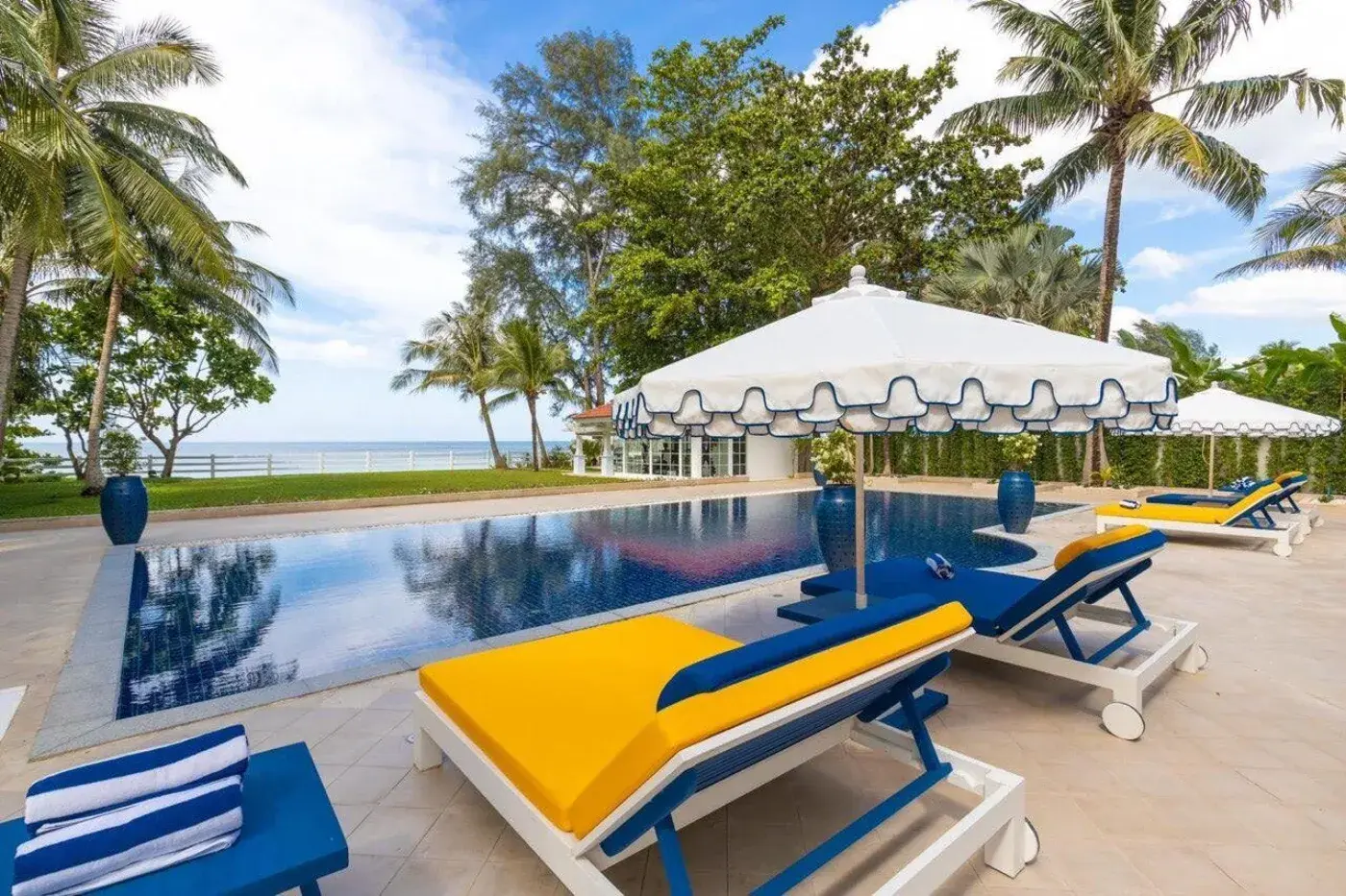 Villa N12, Private islands
