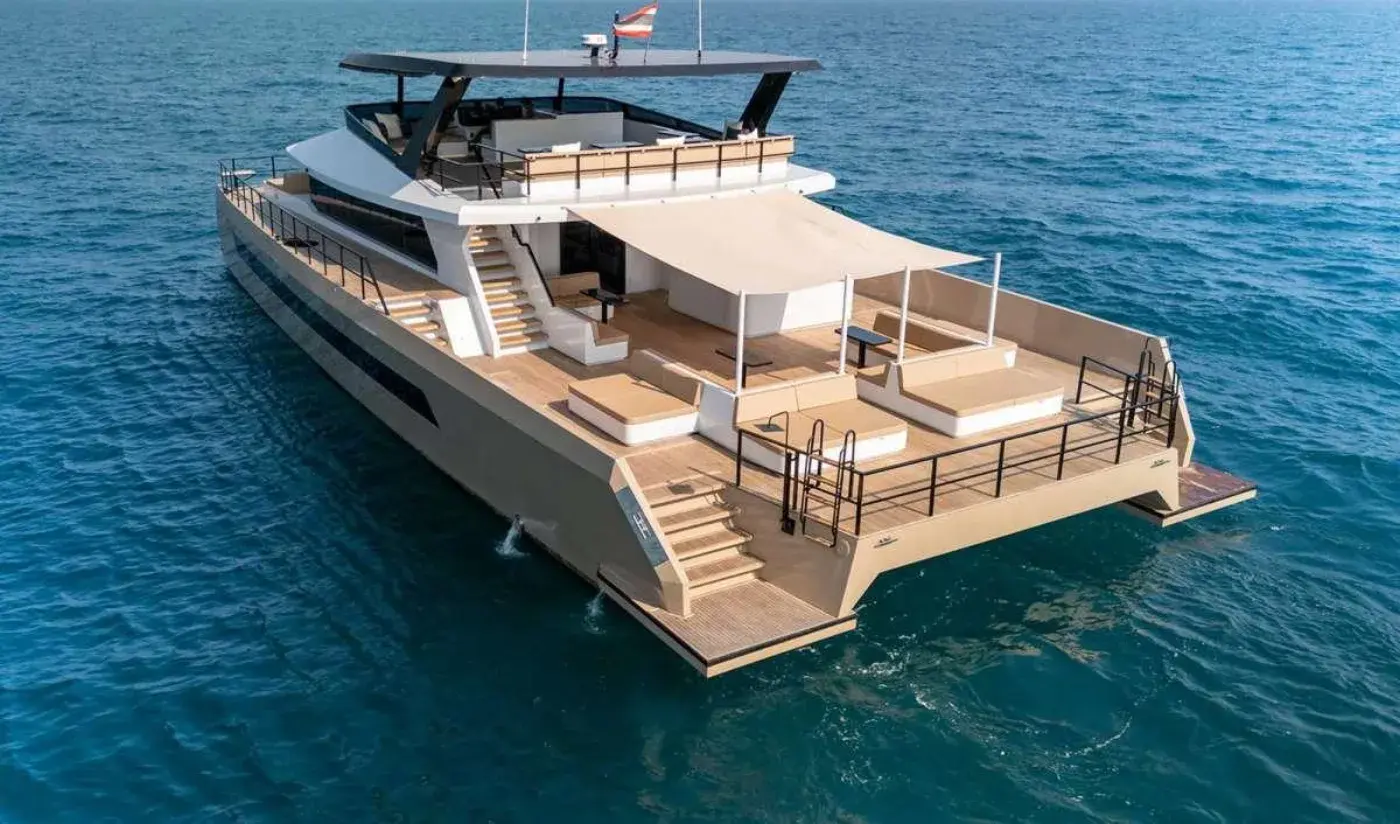 Yacht Y12 P, Ao Po Pier