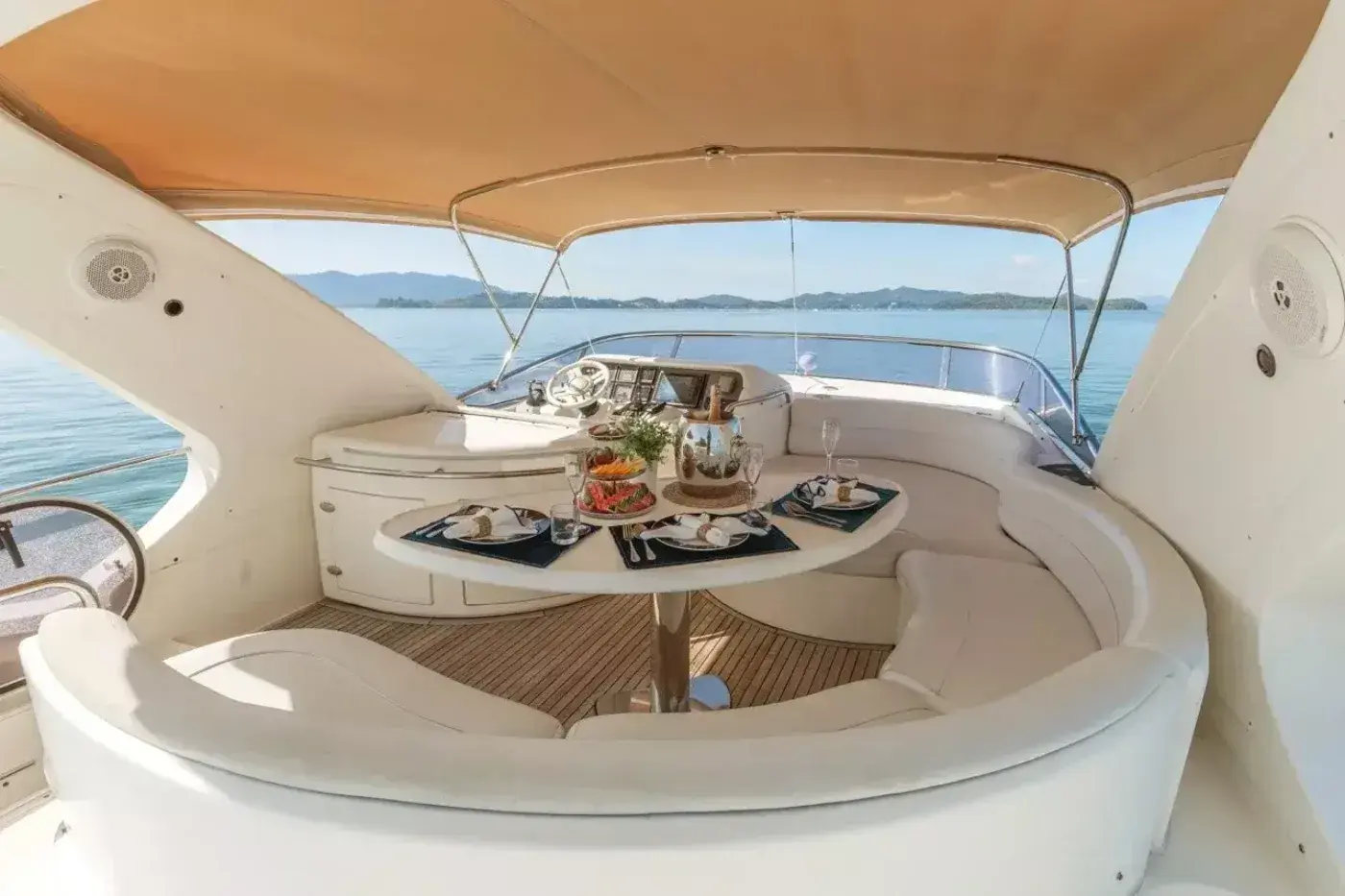 Yacht Y8 A, Ao Po Pier