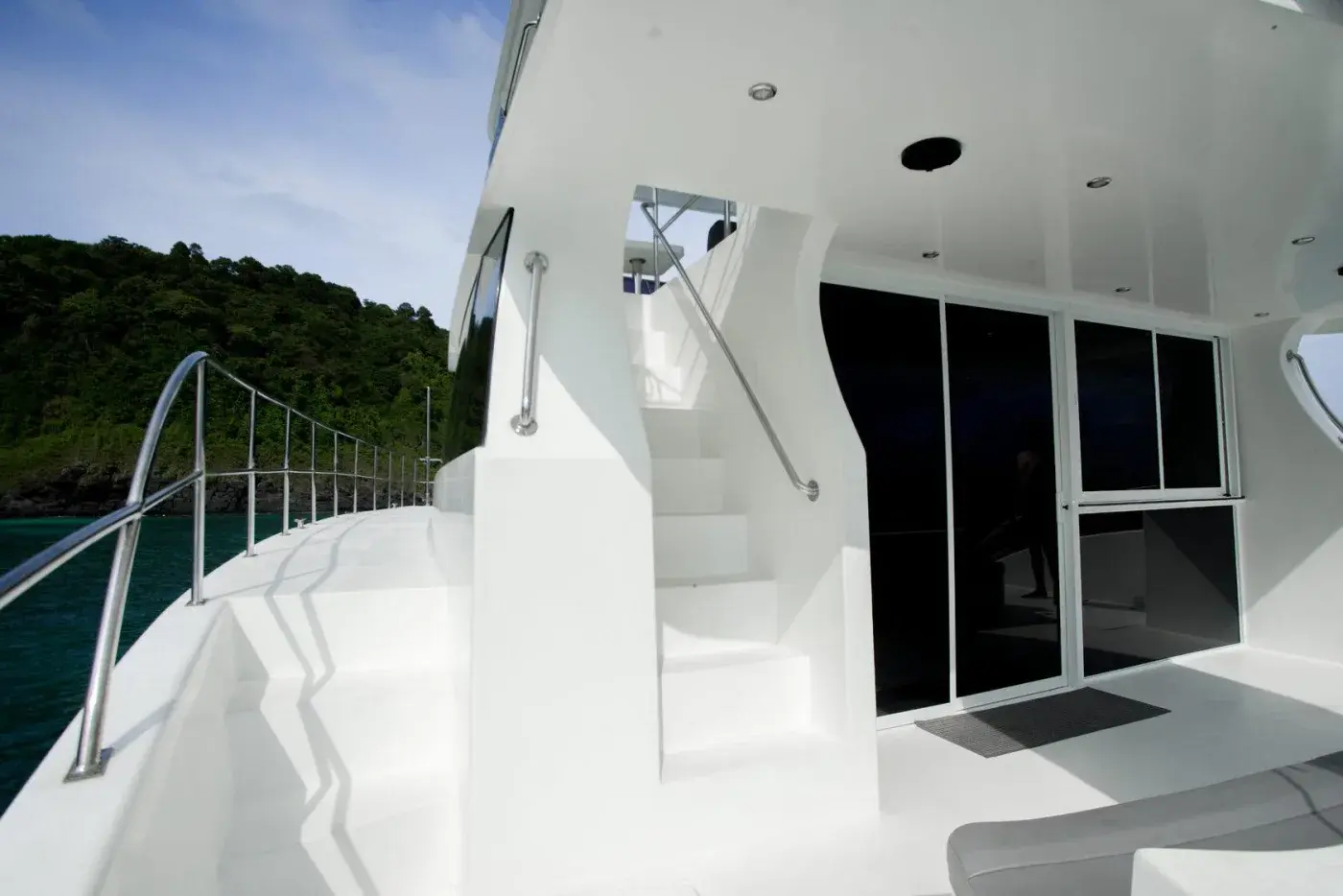 Yacht Y4, Chalong Pier