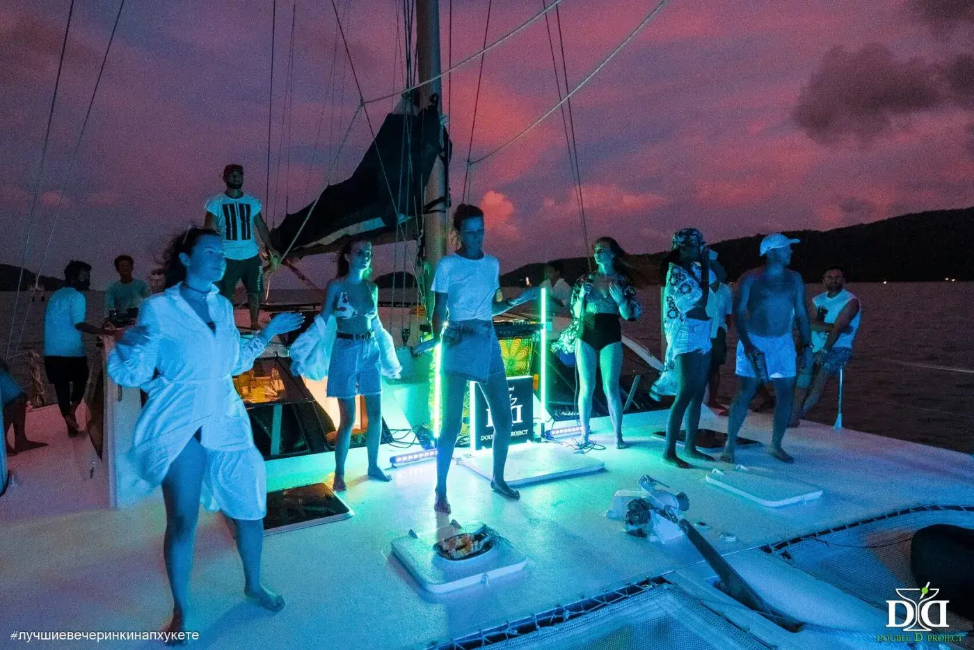 Yacht Party Angelica — a night catamaran party in Phuket — photo 5