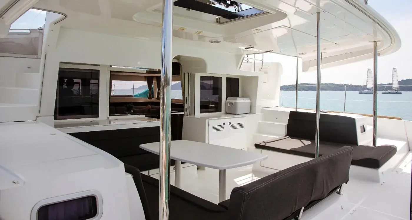Yacht Y3, Chalong Pier