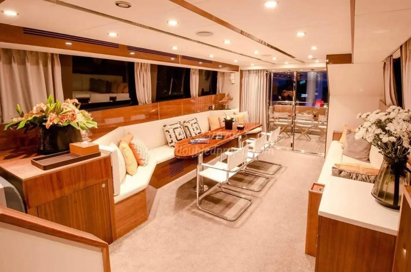 Yacht Y10, Ao Po Pier