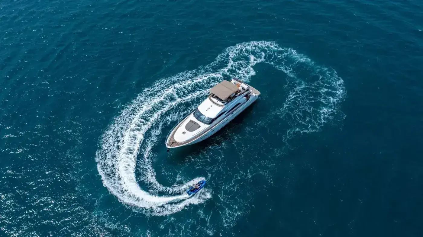 Yacht Y9 Oceana, Ao Po Pier